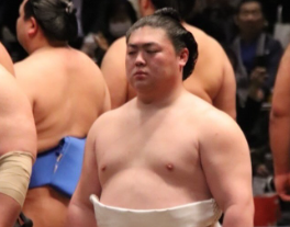 時津風部屋・時疾風、新化粧廻しで土俵入り！ゴリラデザインに注目集まる！