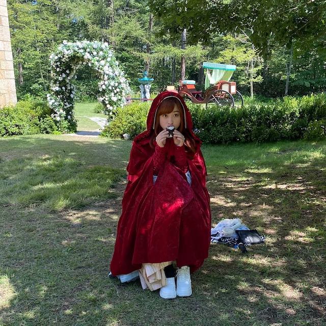 橋本環奈 世界中で人気の映画のオフショットを公開📸✨ 国内外で「cute💓」の声