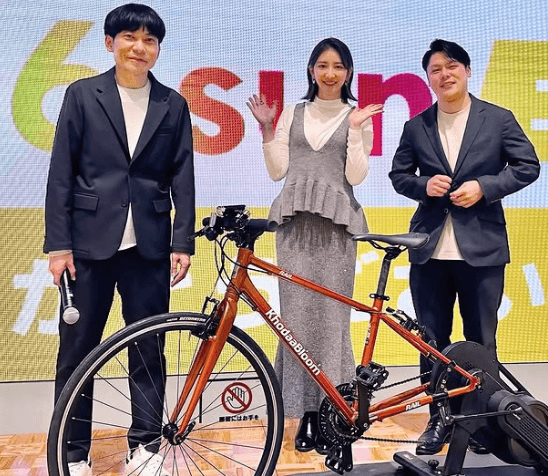 『インパルス坂倉登場！』吉本所属の美女タレント、eスポーツフェスへ！必見のダブルMCショット＆会場フォト