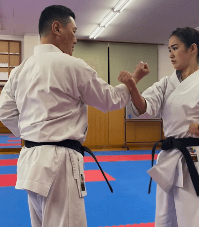 「押忍！！」美女空手家、武士道精神MAXの”小手鍛錬・組手ムービー”をお披露目！ファン拍手喝采「痛そう」「体が全て筋肉でできているんでしょうか」