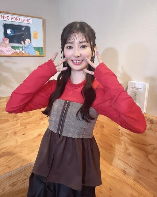 「めちゃめちゃお似合い」元AKB48・武藤十夢、バレンタインカラーの衣装で”猫の日”ポーズが話題に！