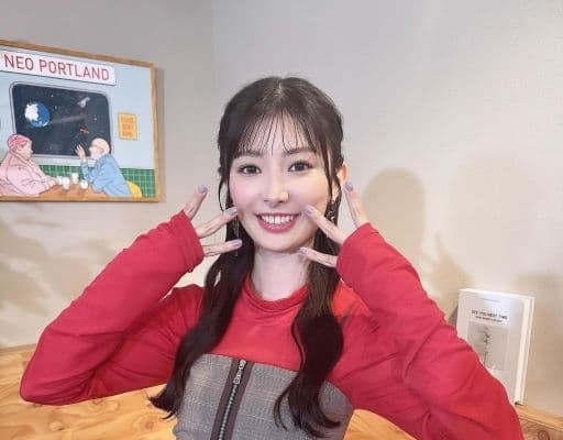 「めちゃめちゃお似合い」元AKB48・武藤十夢、バレンタインカラーの衣装で”猫の日”ポーズが話題に！