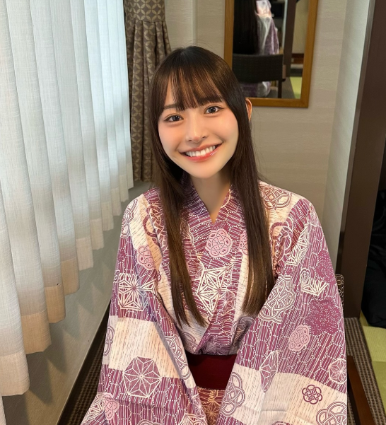 高崎かなみ、“♡？”の意味深投稿が話題！可愛さ炸裂のミラー越しショットにファン悶絶