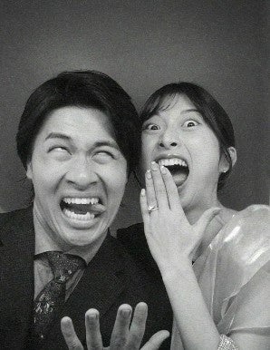 「これお気に入りすぎてロック画面」人気カップルYouTuberの“変顔”2ショットにファン歓喜