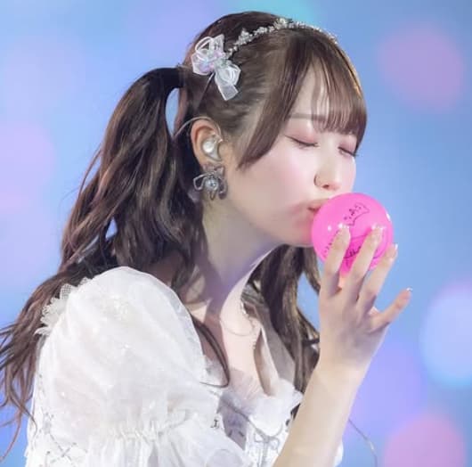 ＝LOVE・大谷映美里、サインボールにキス？！かわいすぎる瞬間を大公開！