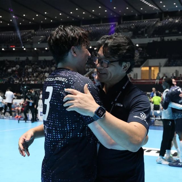 ハンドボール・戸井凱音がリーグ5連覇を報告！チームで喜びを露わに！？