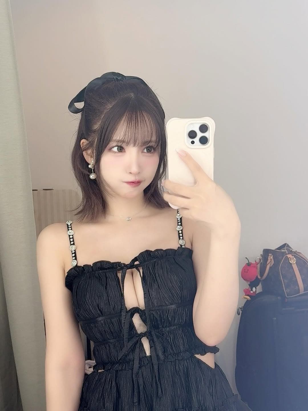 「TWICEのモモかと思った」三上悠亜、髪色チェンジ報告にファンから絶賛の声！