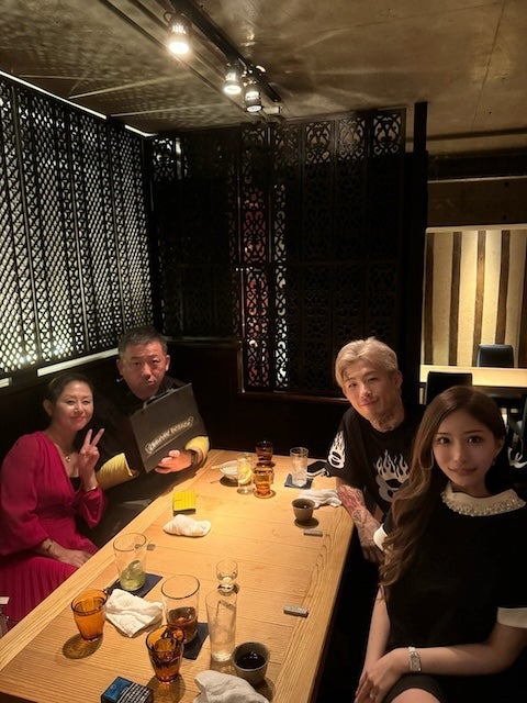 美人すぎる有名格闘家の妻のソロショットが話題 家族愛溢れる投稿に大反響