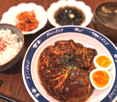 近藤夏子アナ、晩御飯は「煮込みハンバーグ」！手作り料理でエネルギーチャージ！！