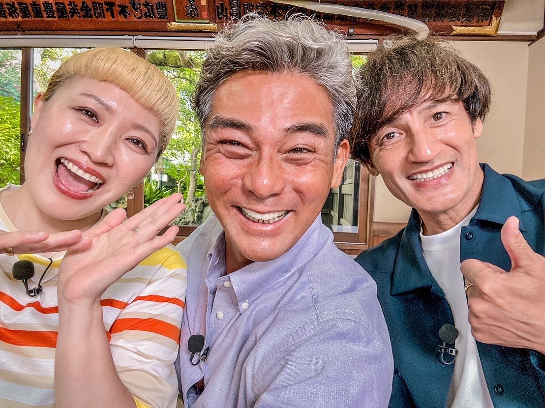 本並夫妻のショットに反響❗️ベテラン俳優との異色コラボを果たす😍