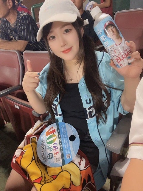 スターダム・コグマが楽天戦を堪能！そのお隣に座るのは…？