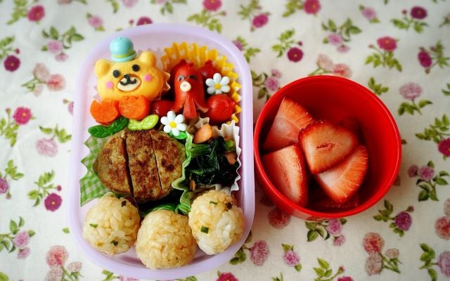 柳原可奈子、小さな帽子のくまさん弁当を手作り。連休前に愛情たっぷりの一品で笑顔あふれる朝
