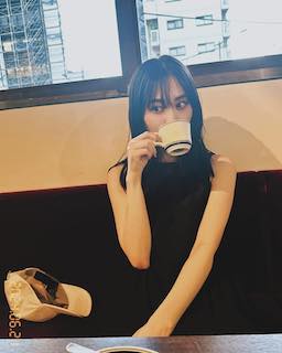 山下美月 ”ほっそり腕”露わなオフショットにファン悶絶 オフ感満載な1枚にいいね5万超え