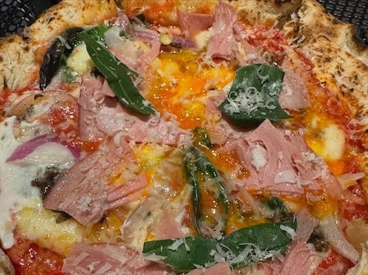 「旦那さんが◯◯を気に入りすぎた」雛形あきこ、“娘オススメのお店”で食事を楽しむ