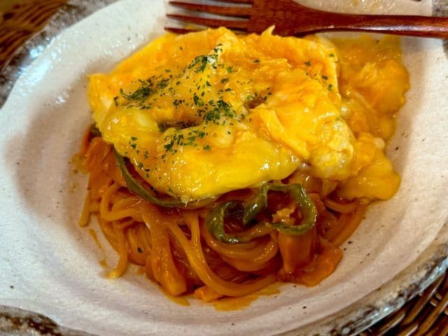 「オムチーズナポリタンを作りました」女子ゲーマー・倉持由香が自炊メシを披露！