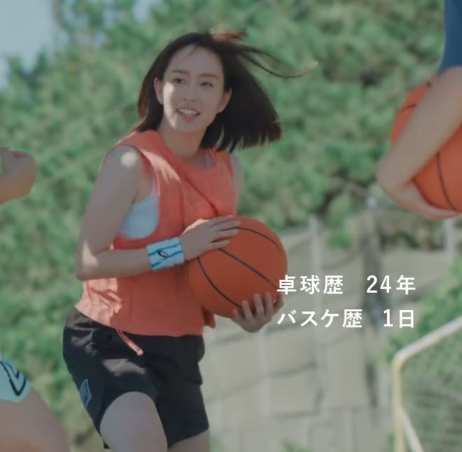「可愛すぎる！」と話題 石川佳純がバスケットボールに挑戦