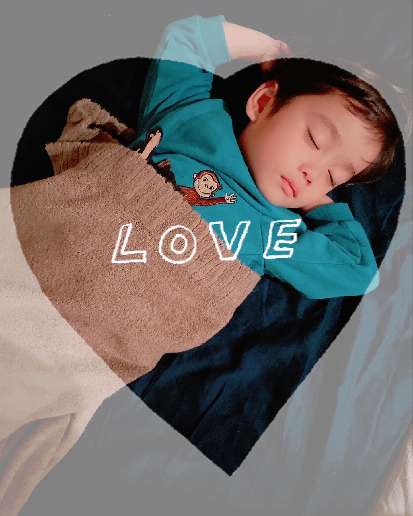 ⚽️平愛梨 3歳息子が勝手にパパの宣伝⁉︎驚きの行動に「なんてこった😱💦」