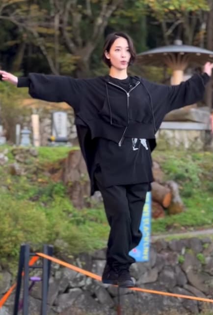 運動神経がスゴイ！女優 剛力彩芽 スナックラインに挑戦！