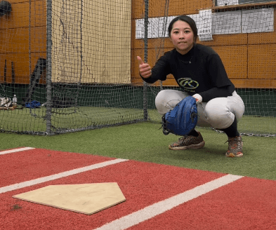「野球してる姿かっこいい！」野球美女子、キャッチャーのチャレンジムービーを披露！ナイスキャッチとファン拍手喝采「かわいい」
