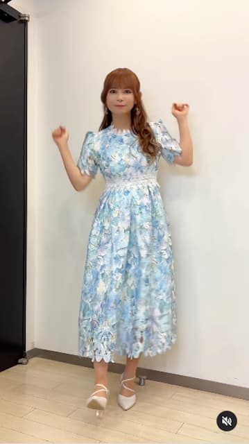 中川翔子がたくさんの衣装を公開！