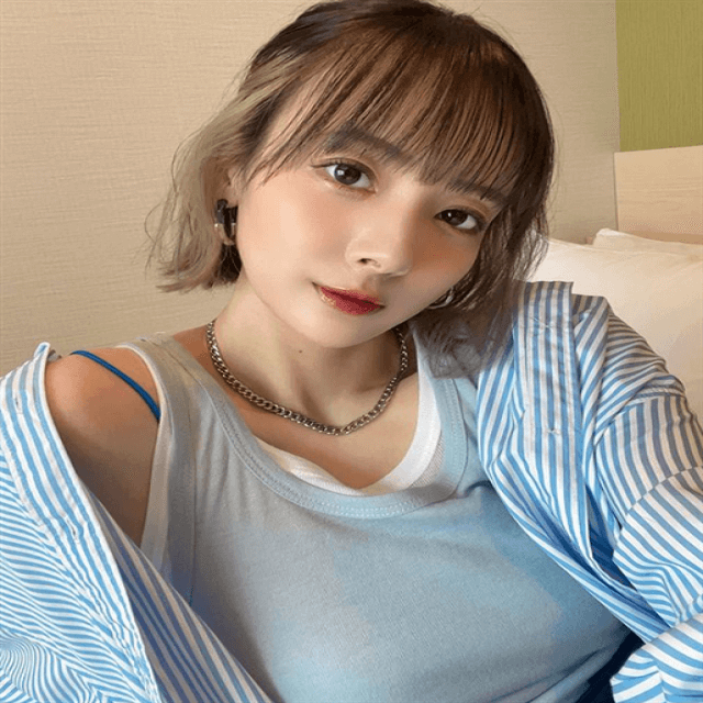 岡田紗佳「有田哲平とコスられない街SP」に再度出演！ブルーカラー統一のフォトも可愛すぎる