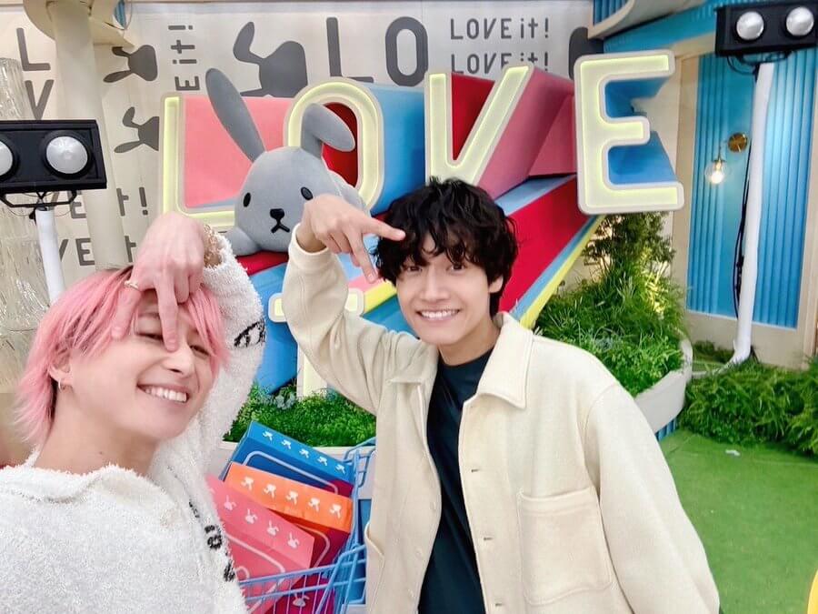佐久間大介がAぇǃgroupの”推し”との2Sを公開！「Aぇǃgroupデビュー決定おめでとう」