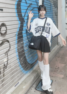 超人気YouTuberの14歳モデル娘 衝撃の”12頭身”ショットにファン驚愕 異次元のスタイル披露