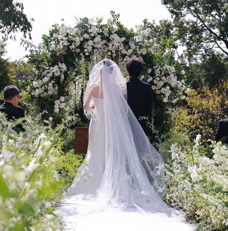 人気ママタレント 幸せすぎて爆泣き！太陽みたいな友人の結婚式に感動