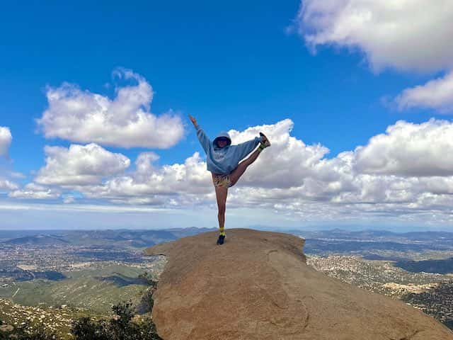 渡米中・フワちゃんが人気スポットで絶景Y字バランス披露「見ただけでゾワゾワする」