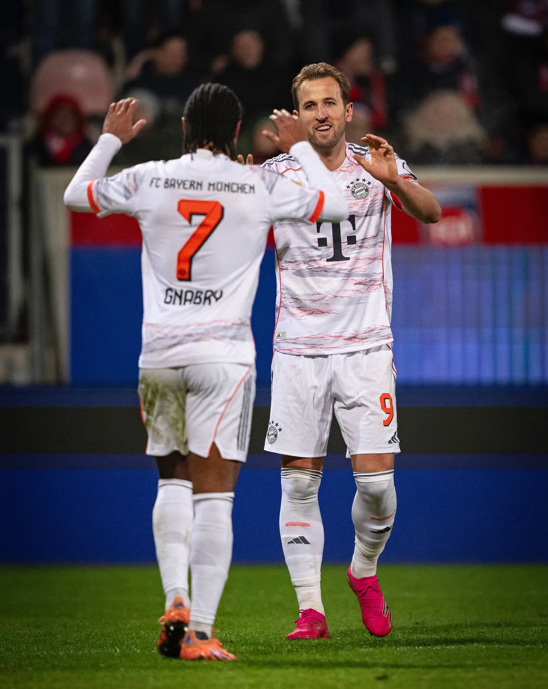 頼もしすぎるエース　ハリー・ケイン、100得点到達でバイエルンを導く