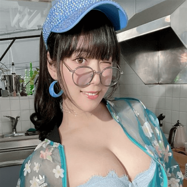 東雲うみが「生誕祭 2024」のアピールと美神フォトをUP！私物のプレゼントは家宝間違いなし