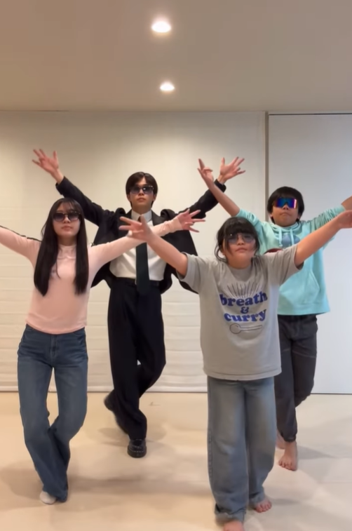 鈴木福、兄弟でSnow Manの「カリスマックス」を踊る投稿が話題に