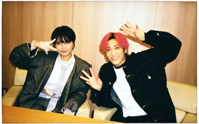 「推しと推し！！！！！！！」ラランド・サーヤがあのチャラ男芸人とのツーショットを公開！