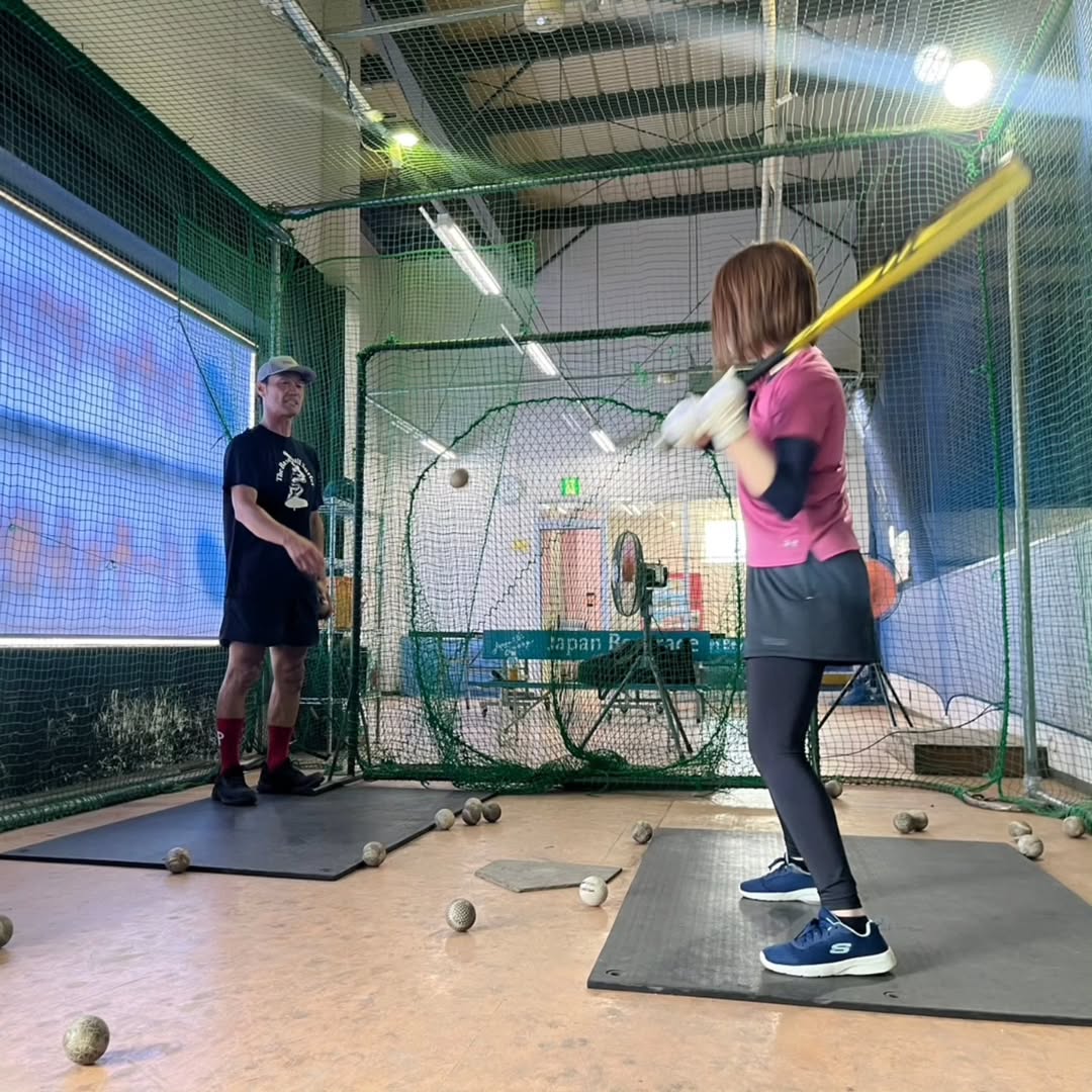 ベイスターズファンで野球女子・YURISTARS、元ベイスターズのあの選手にバッティングを教わる！