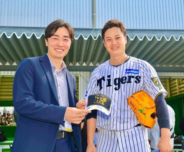 かつてのチームメイトと再会！あの大物俳優とも挨拶を交わした阪神のピッチャーが注目！