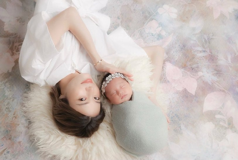 島袋聖南が息子のニューボーンフォトを公開✨💖ツーショットに「尊い。。。❤️😢」