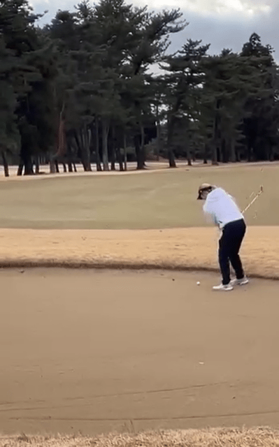 「ウマっ!!!」女子ゴルファー石山千晶、「ぜっったいに入れちゃいけないバンカー」からのリカバリーにファン脱帽！