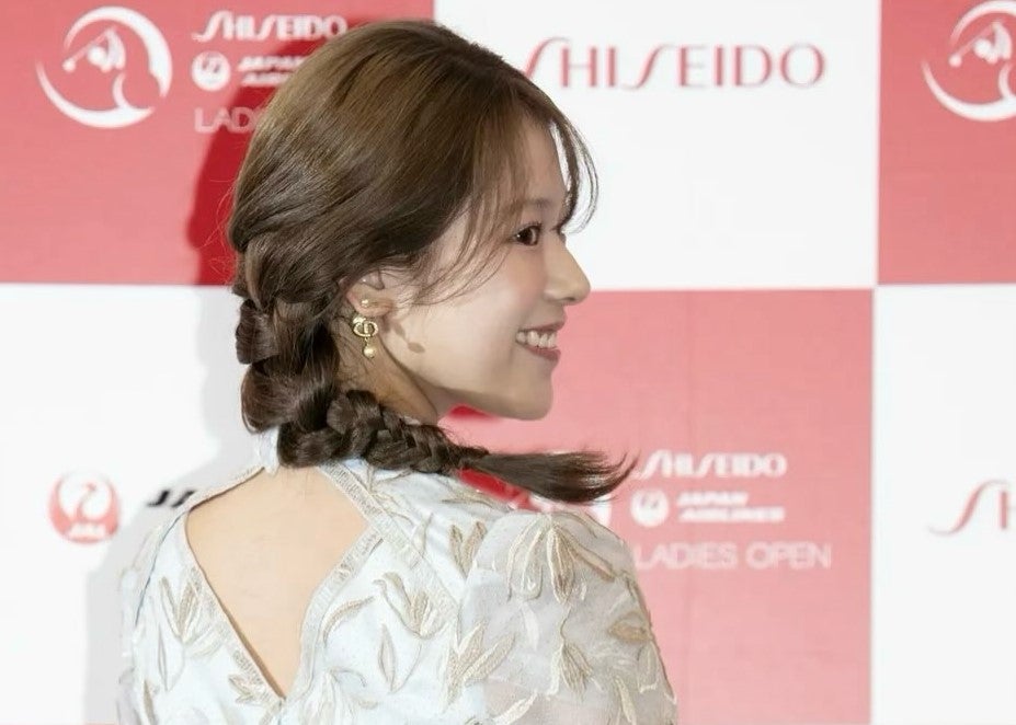 「何着ても似合う」と絶賛！美女ゴルファーが披露した華やかチャイナ風スタイルが美しすぎると話題に