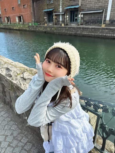 「絵になっててかわい〜！」#ババババンビ  近藤沙瑛子が小樽へ！趣ある景色の中で激カワショットを披露