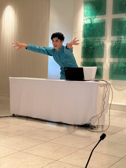 小島よしお、全国のアグリキッズとリモートで大爆笑！全力ピーヤが未来を育てる