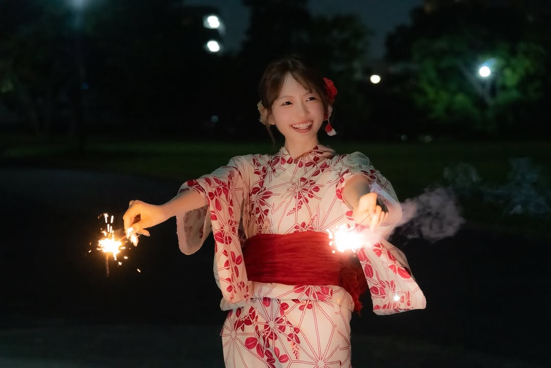 八伏紗世が浴衣姿を披露「今年はファンの方と一緒に花火が出来て幸せでした」