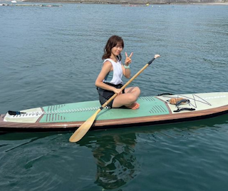 森七菜、プロ顔負けのサップ姿に生徒殺到！？「教えてください😁」