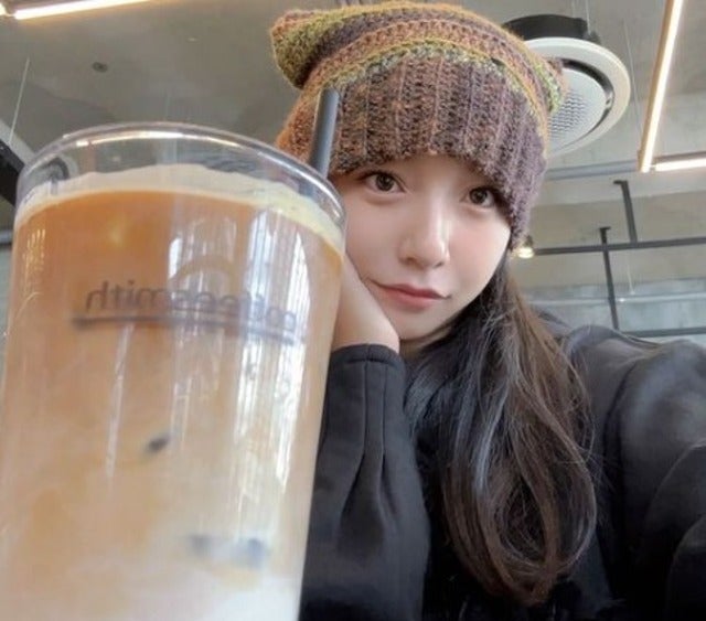 山之内すずが編んだ猫耳ビーニーが可愛すぎると話題に！