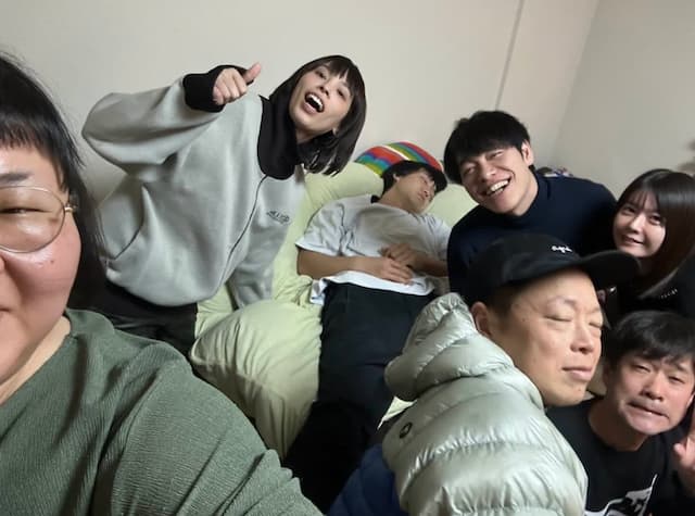 「笑い声の絶えないそれはそれは平和な会。」麒麟川島、安藤なつ宅での“新年たこ焼き会”オフショットを公開！