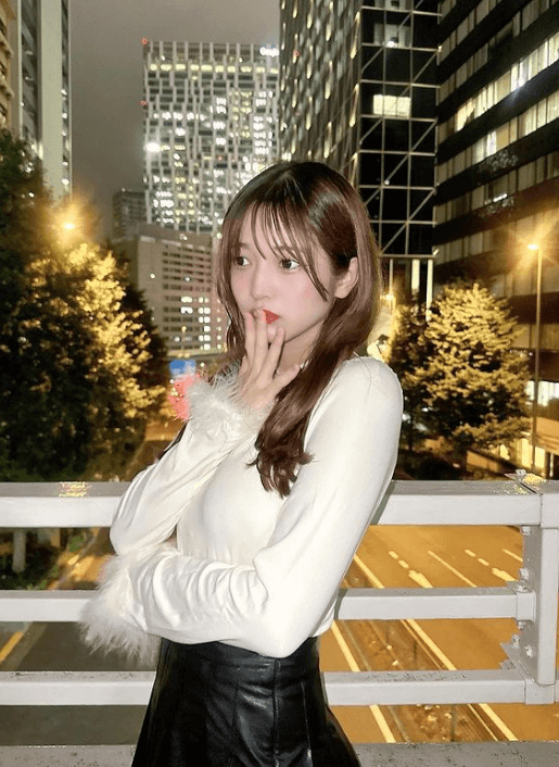 グラドル・黒嵜菜々子「推してくれますか？」夜の閃光にきらめく美麗ショットでファンを撃ち抜く！