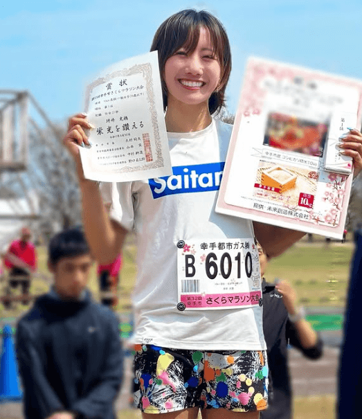 酒婦ランナー、幸手さくらマラソンで優勝！”らしさ全開”の貴重ムービーにファン感動＆大爆笑「表彰台にちょこっとのってるビールが面白過ぎる」