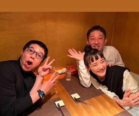 サバンナ高橋 17歳年下の妻と密着ショット公開💓「あまりにも可愛すぎる」と大反響🌟