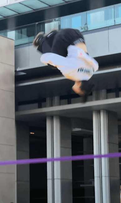 「2回転ひねり？」美女スラックライダー・竹部茉桜、優勝時に決めた”アラビアンダブル”を公開