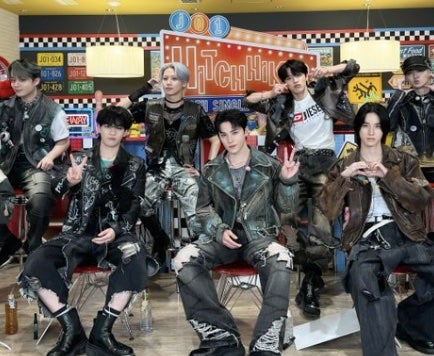 人気ボーイズグループ、8作連続オリコン1位にファン喜び