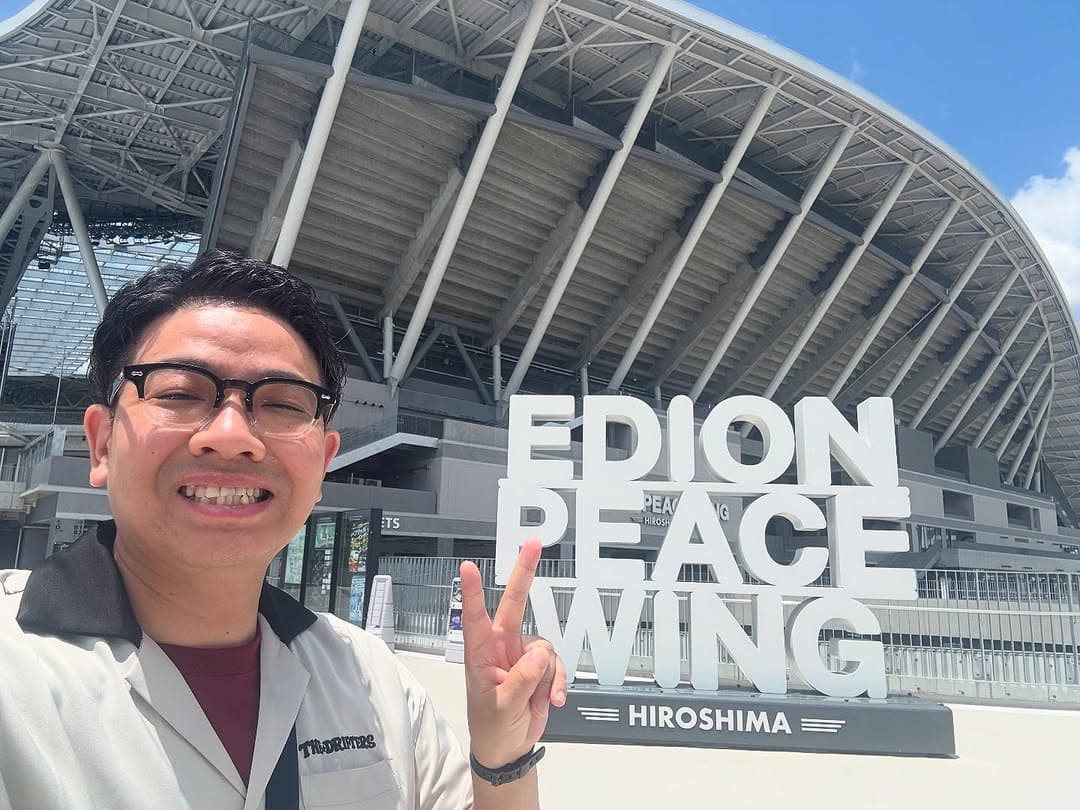 「NGKでサッカーしたら怒られるやろ！」芸人〇〇、ピースウイング広島で妄想ドリブルが止まらない